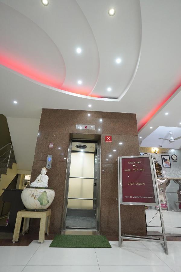 โรงแรมเดอะ อาร์ทีเอส นิวเดลี ภายนอก รูปภาพ