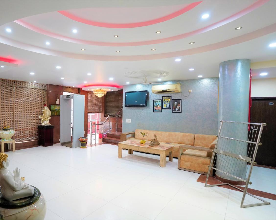 โรงแรมเดอะ อาร์ทีเอส นิวเดลี ภายนอก รูปภาพ